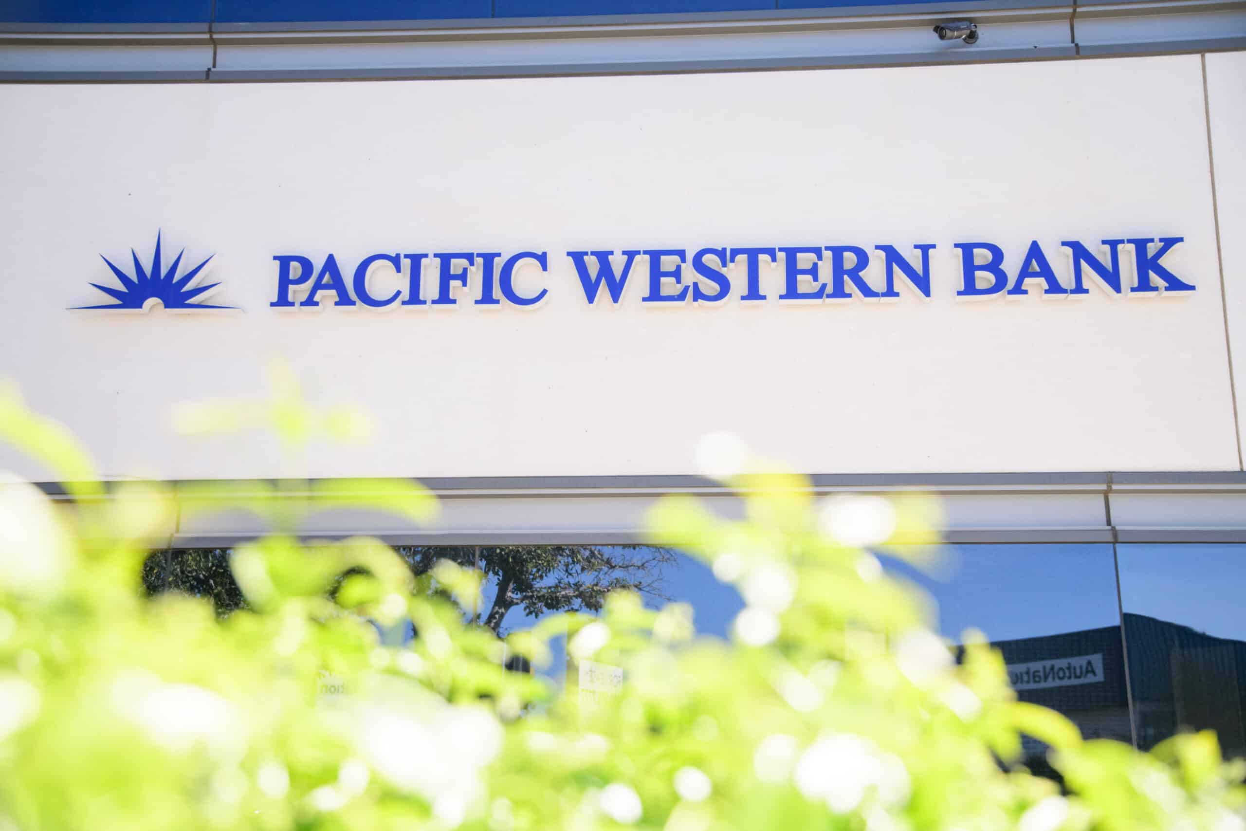 Pacwest Bancorp nasdaq Pacw Shares Dip 2 Amid Debt Ceiling Uncertainty