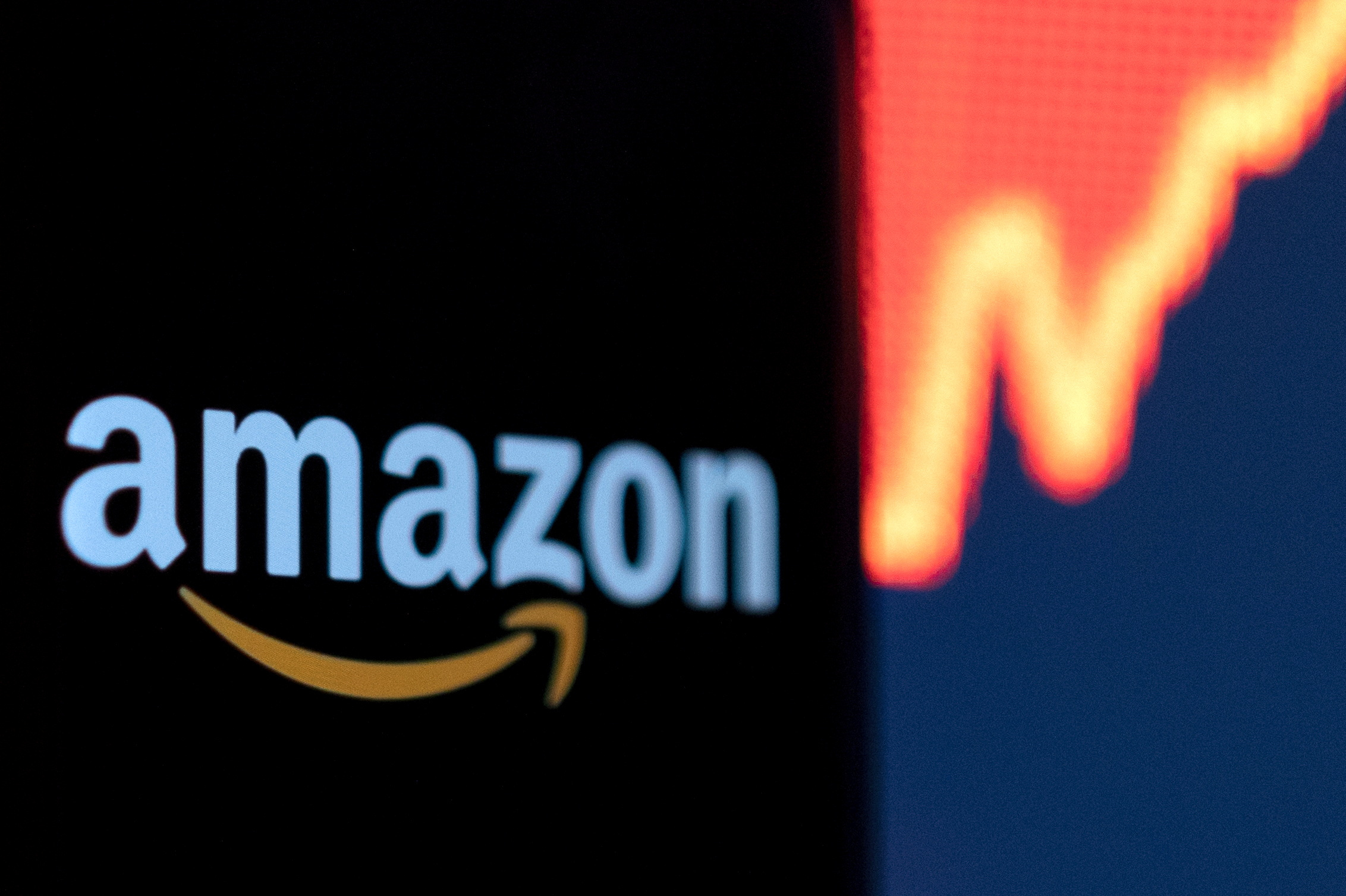 Amazon nasdaq Amzn Hits Trillion in Valuation on Ai Fervor Rate Cut Bets