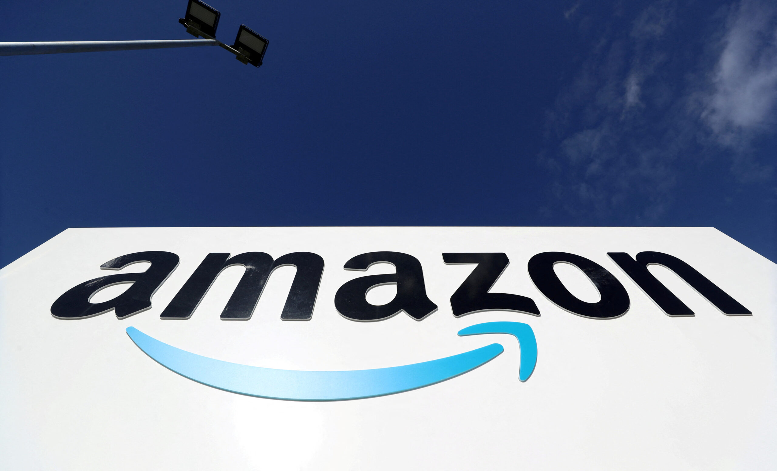 Italy Seizes 121 Million Euros from Amazon nasdaq Amzn Unit over Tax and Labor Probe