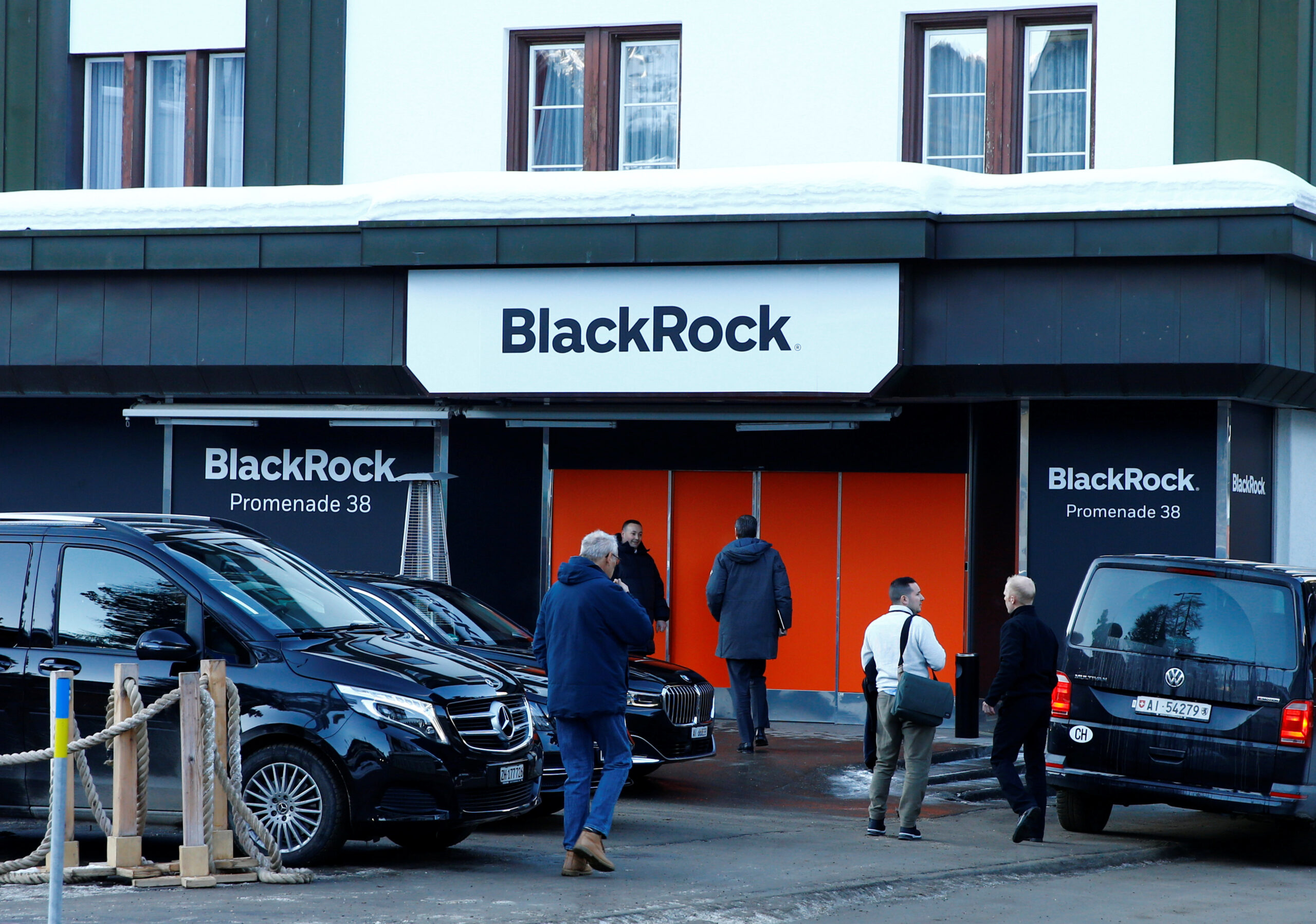 Blackrock nyse Blk Achieves Record 6 Trillion in Managed Assets on Etf Flows Bull Market