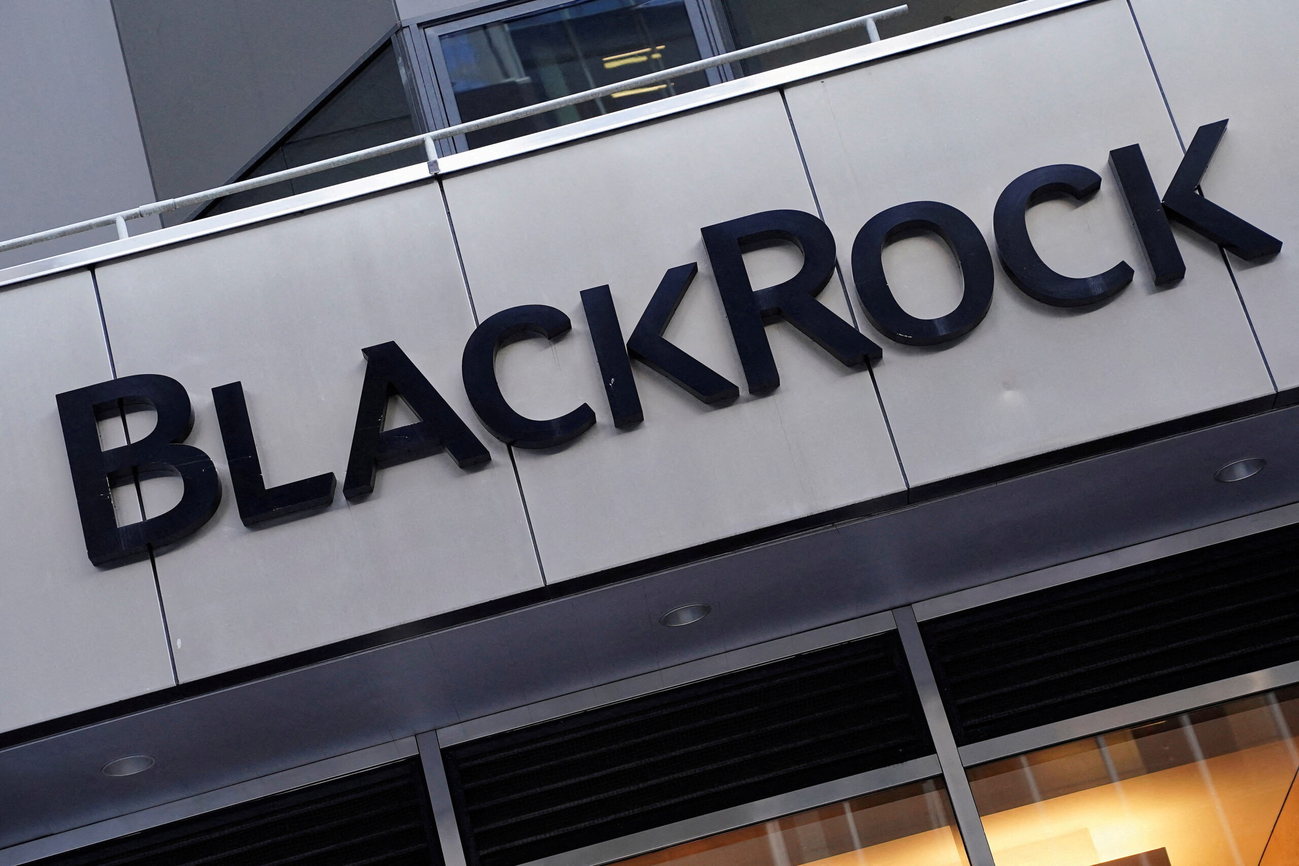 Italy Grants Blackrock nyse Blk Approval to Hold over 3 Stake in Leonardo