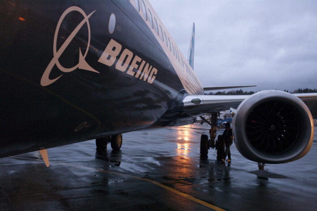 Boeing nyse Ba Lines Up Billion in Funds As Strike Hammers Finances