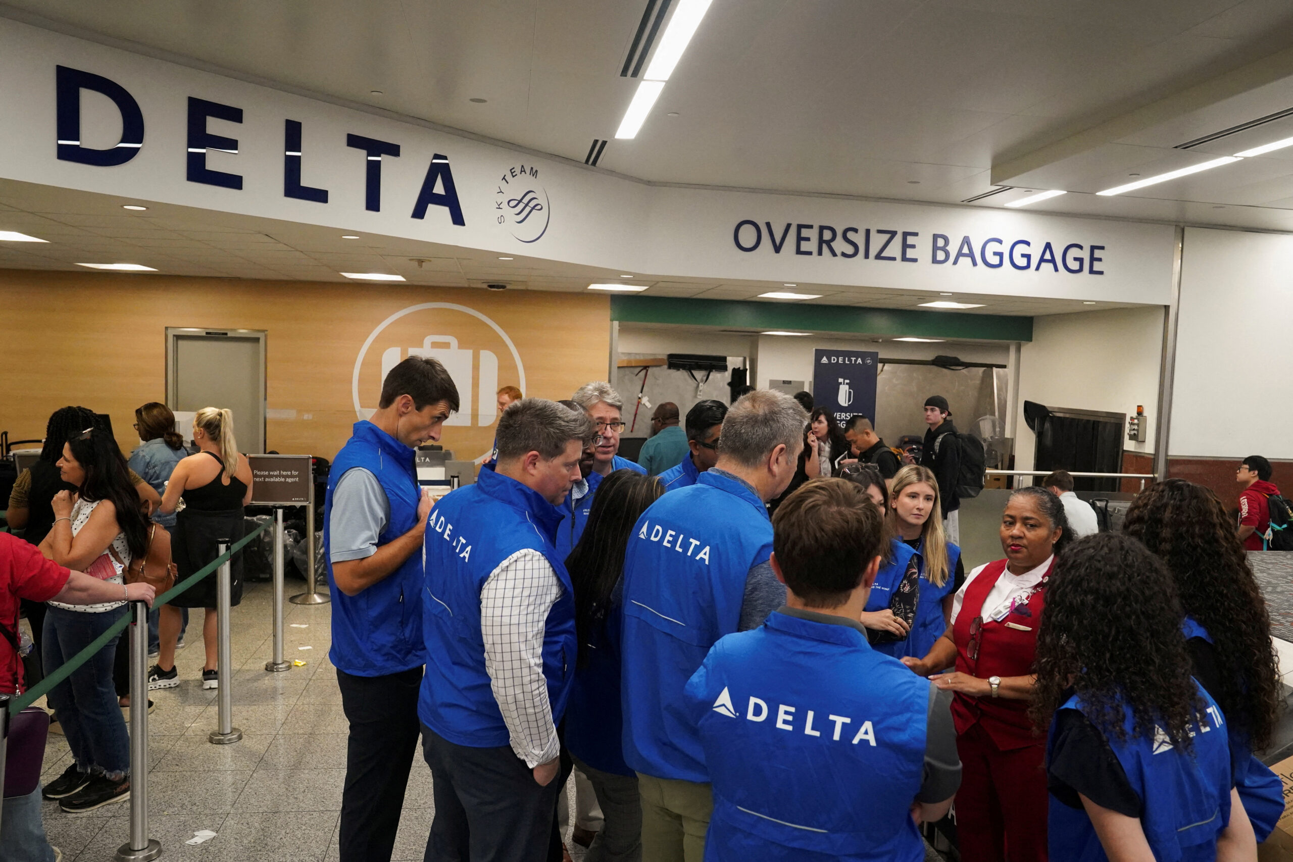 Delta Air Lines nyse Dal Scraps 600+ Flights on Monday Amid Ongoing Cyber Outage Fallout