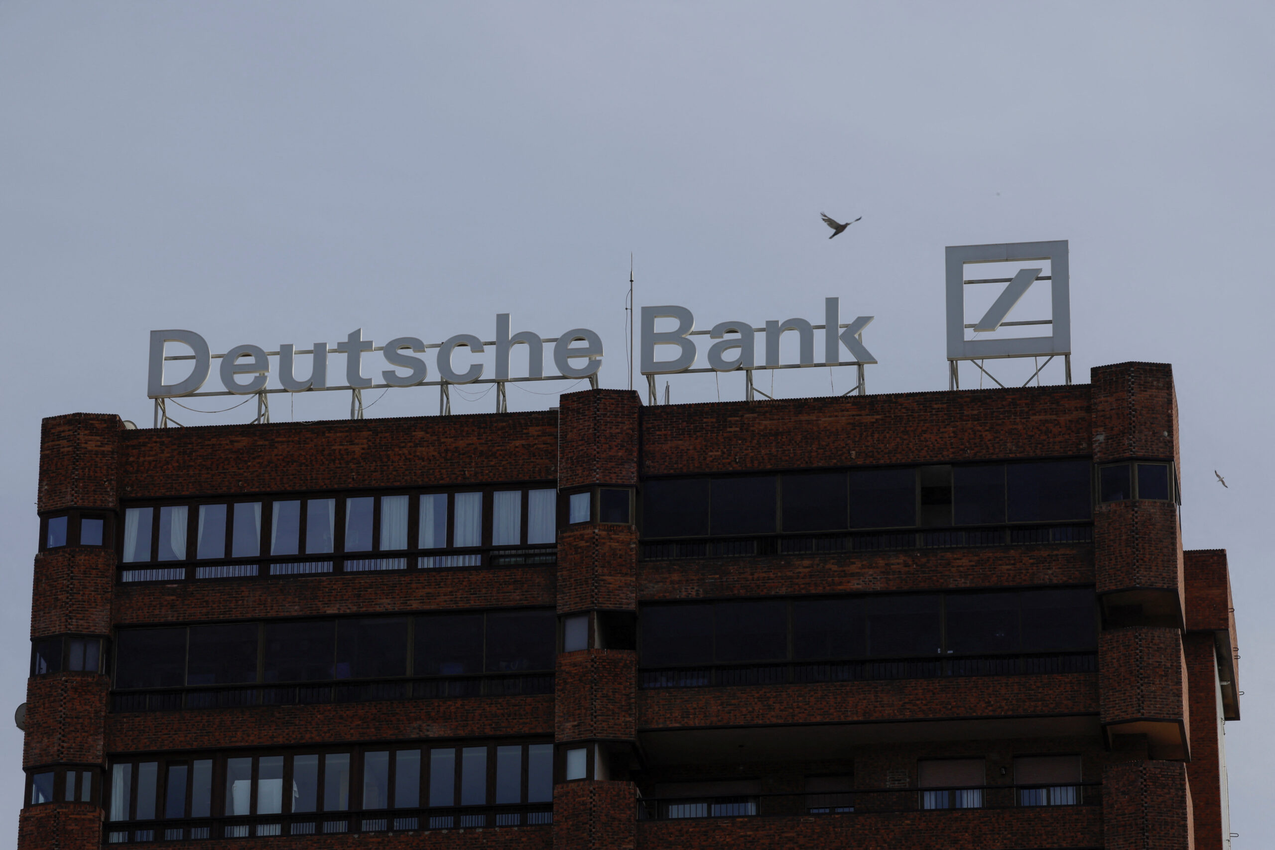 Deutsche Bank nyse Db Profit Streak Ends with 41 Billion Lawsuit Provision