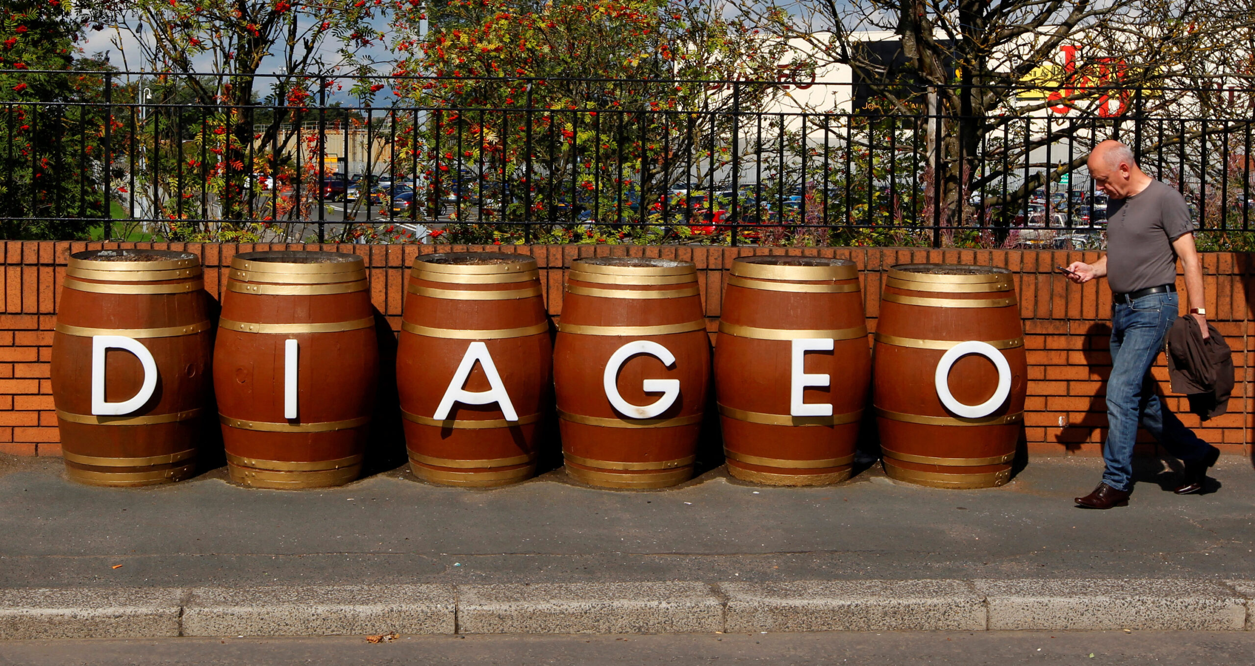 Diageo nyse Deo Stock Hits Four year Low Amid Profit Miss and Sales Struggles