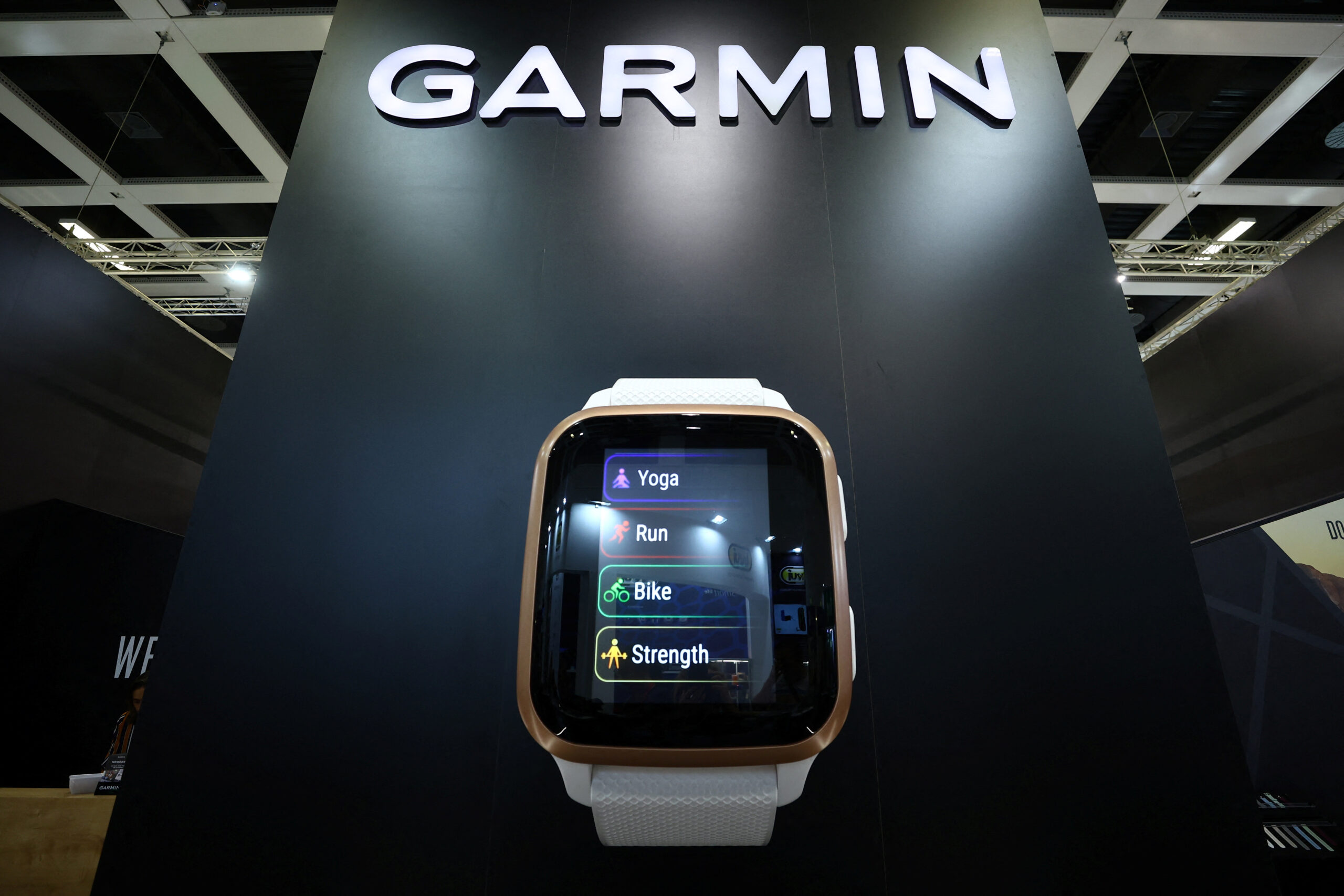 Garmin nyse Grmn Raises Full year Guidance but Outdoor Unit Weakness Pressures Shares