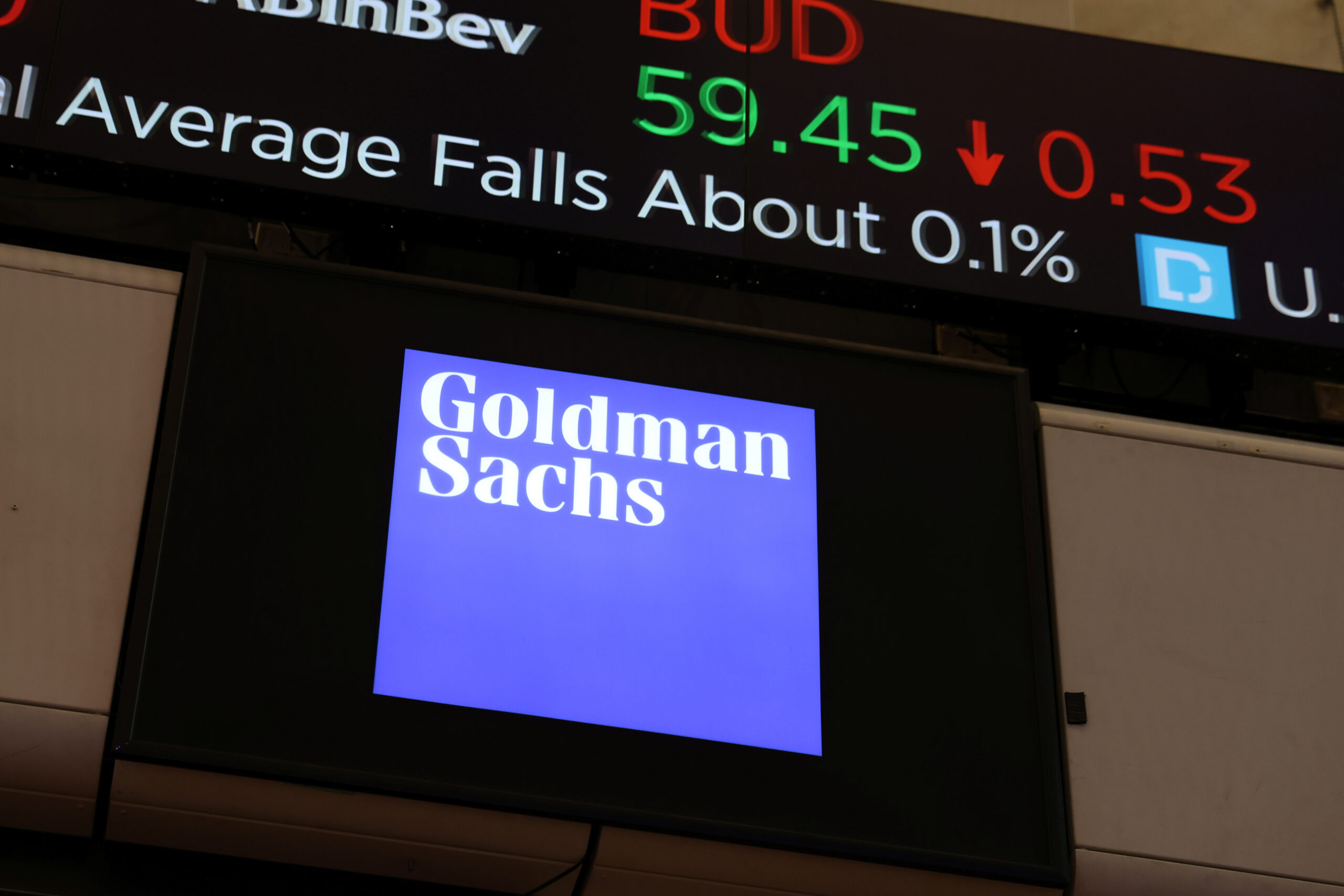 Goldman Sachs nyse Gs Stock Jumps on Q3 Profit Beat