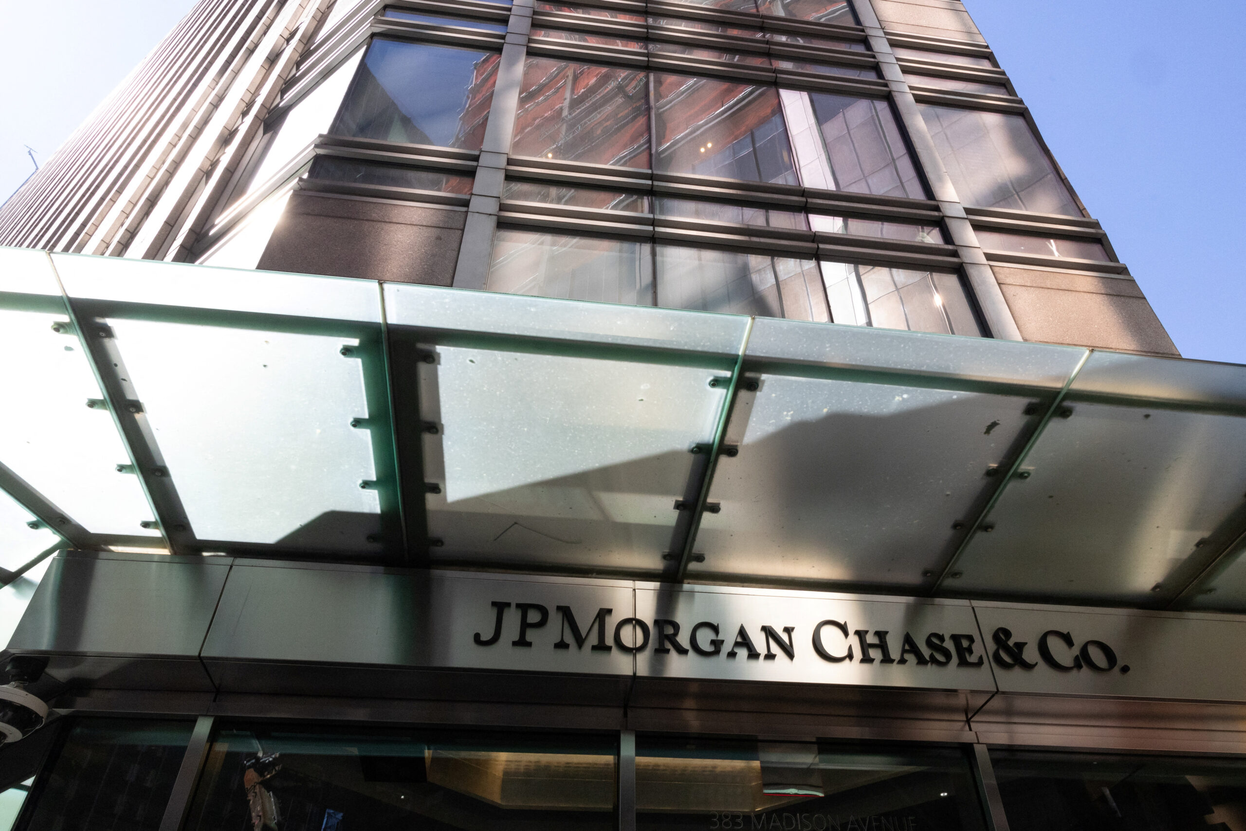 Jpmorgan nyse Jpm Q2 Profit Jumps Amid Higher Investment Banking Fees Accounting Gain