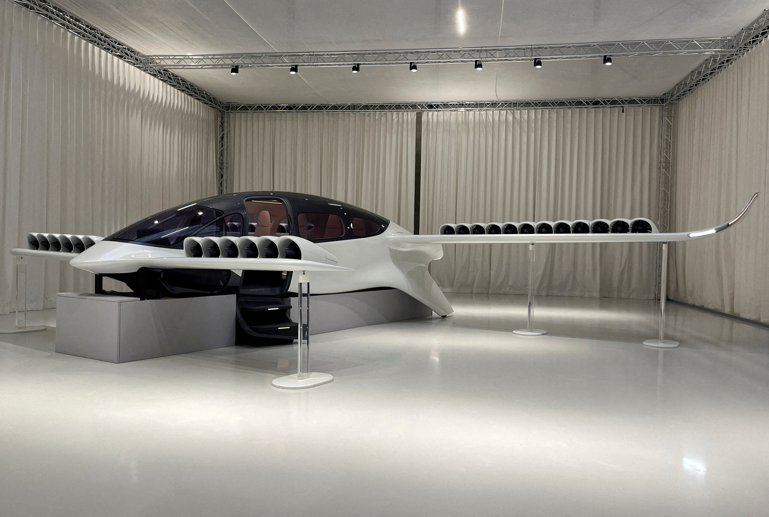 Lilium nasdaq Lilm Eyes Us Expansion with New Air taxi Assembly Site Study