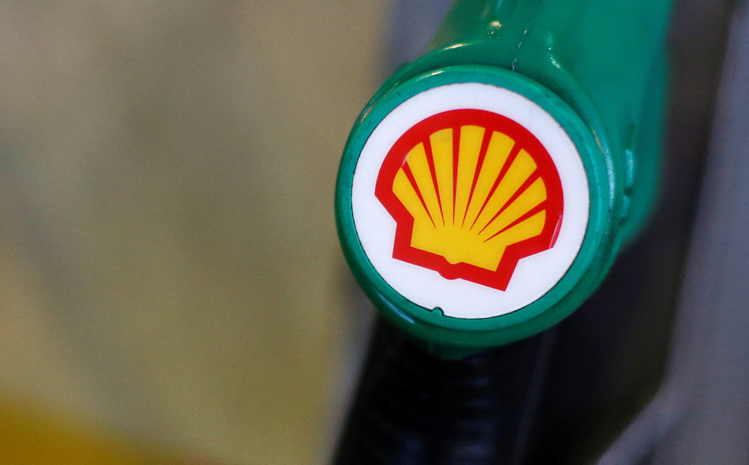 Shell nyse Shel to Write off Billion Due to Singapore Refinery Sale Biofuel Plant Pause