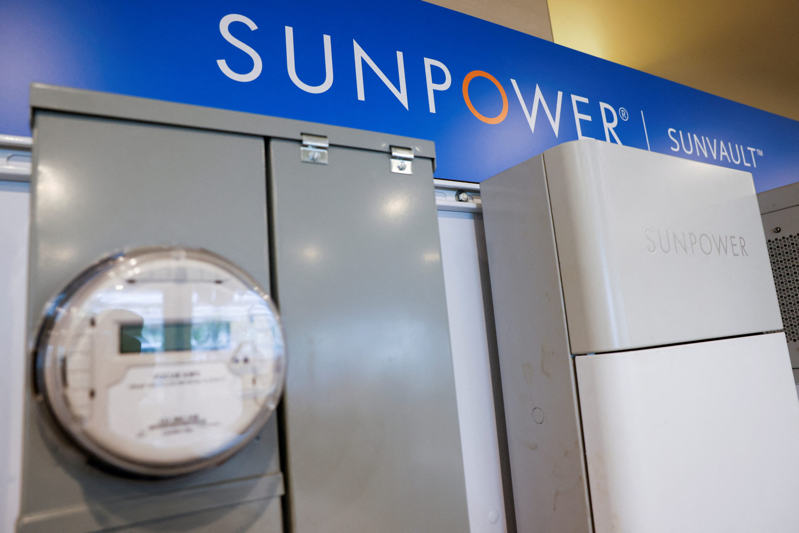 Sunpower nasdaq Spwr Stock Crashes 40 After Pausing Some Operations