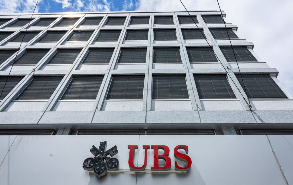 Swiss Regulator Orders Ubs to Strengthen Emergency Plans