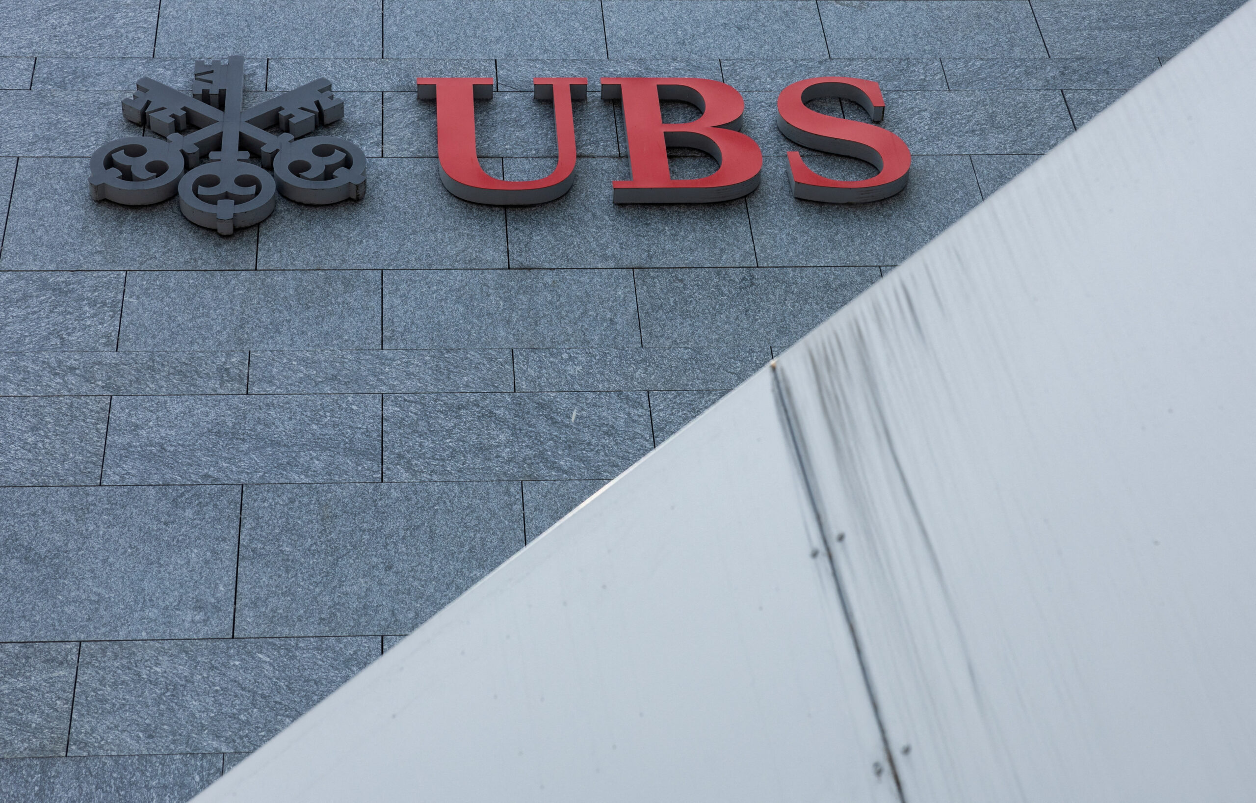 Ubs Group nyse Ubs Executive Highlights Transformative Impact of Ai on Banking Practices