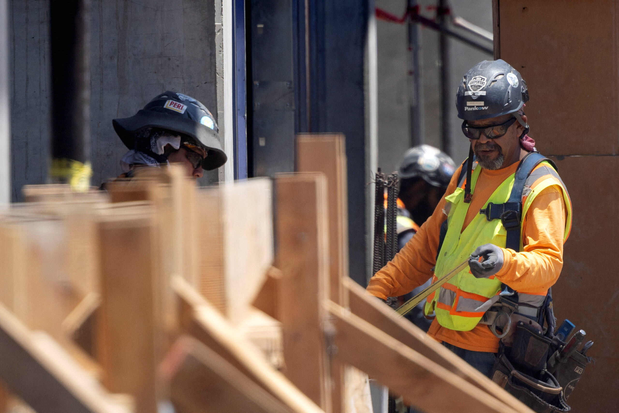 Us Worker Productivity Growth Picks Up in Q2 Keeping Labor Costs in Check