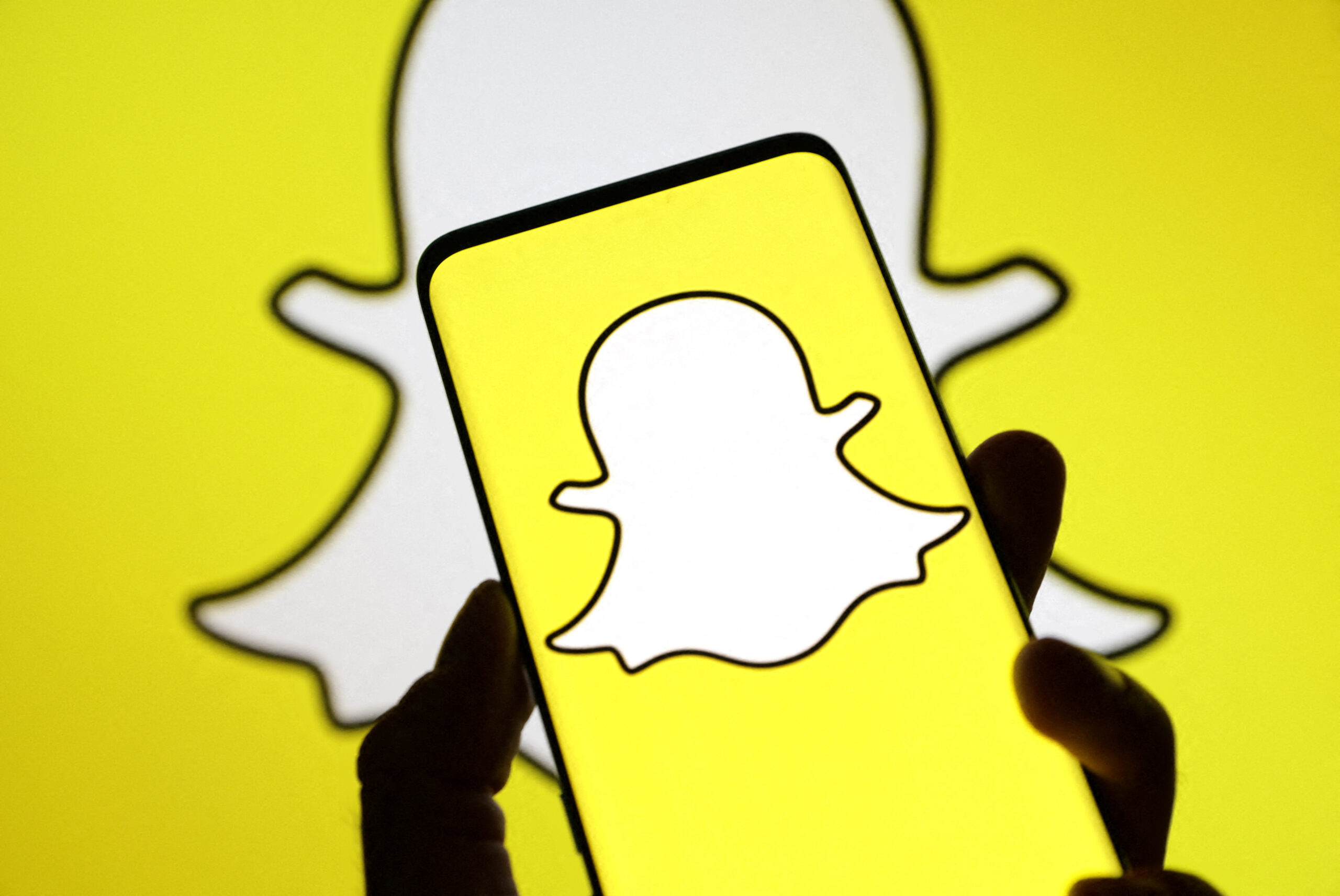 Snap nyse Snap Stock Surges As Q3 Revenue and User Growth Beat Estimates