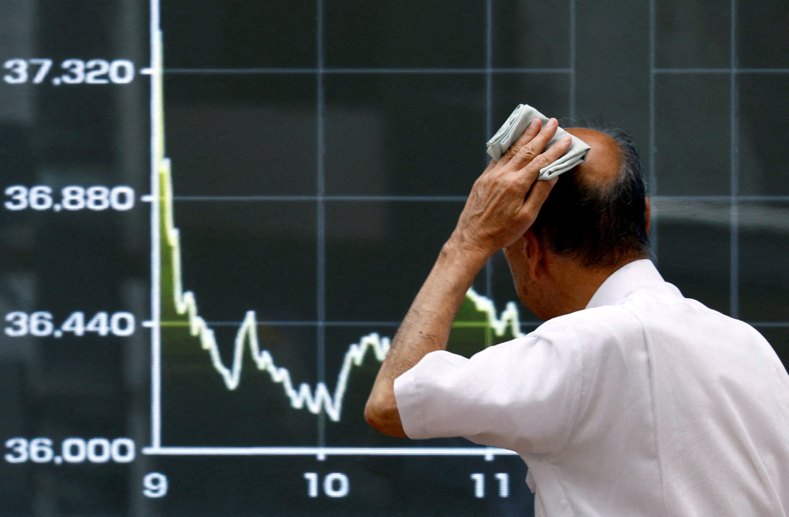 Global Stocks in Freefall Investor Commentary on Market Chaos