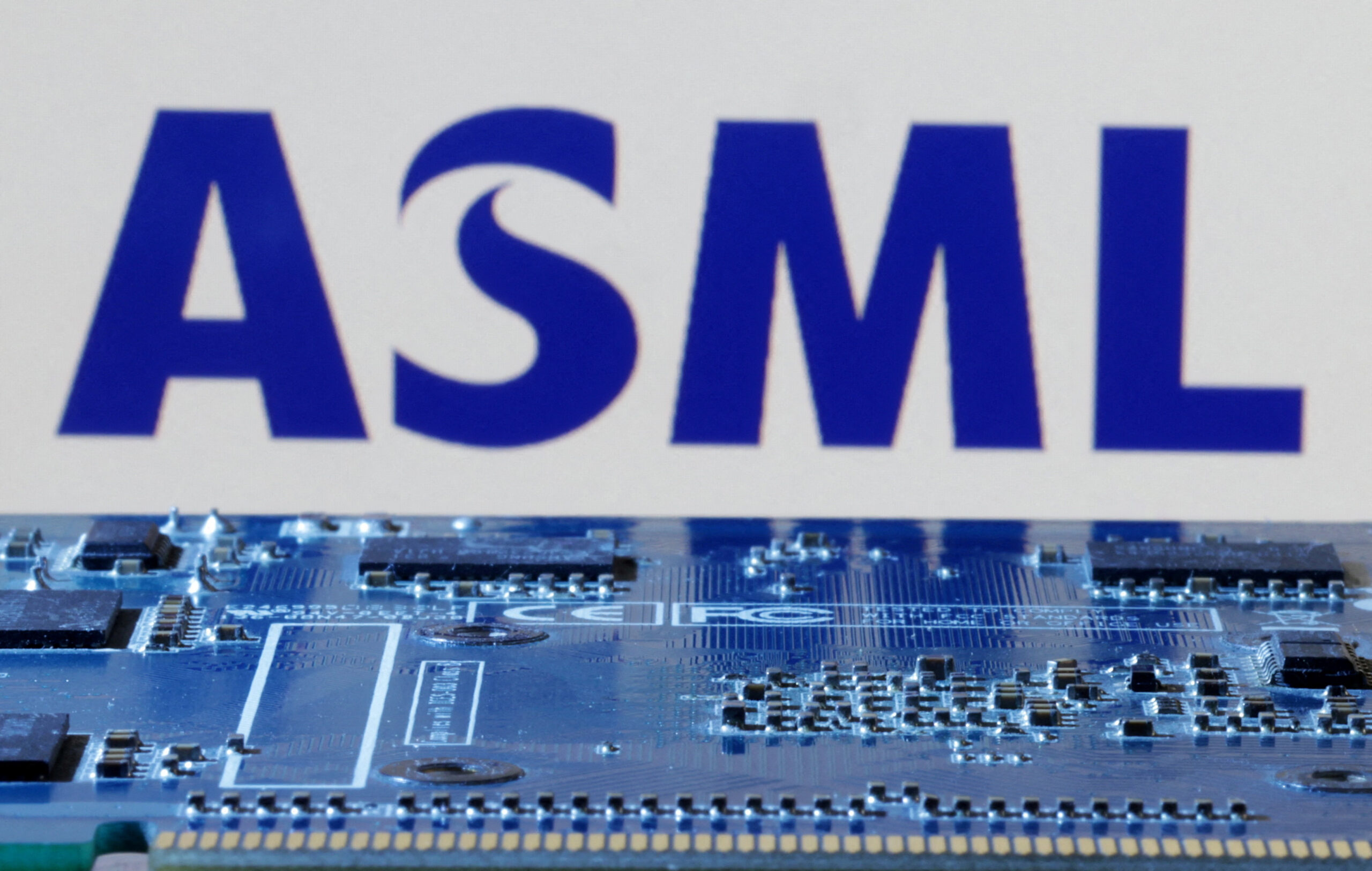 Asml nasdaq Asml Requires License to Service Some Equipment in China Dutch Government Says