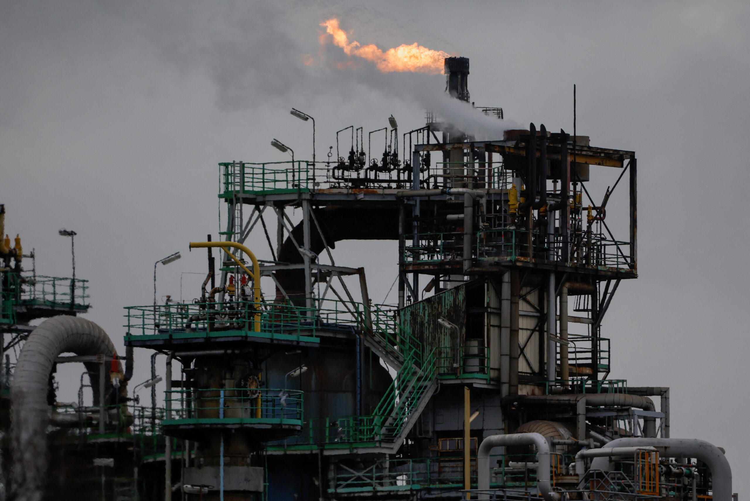 Exxon Reaches Agreement with Unions at Port Jerome Refinery to Advance Job cutting Plan