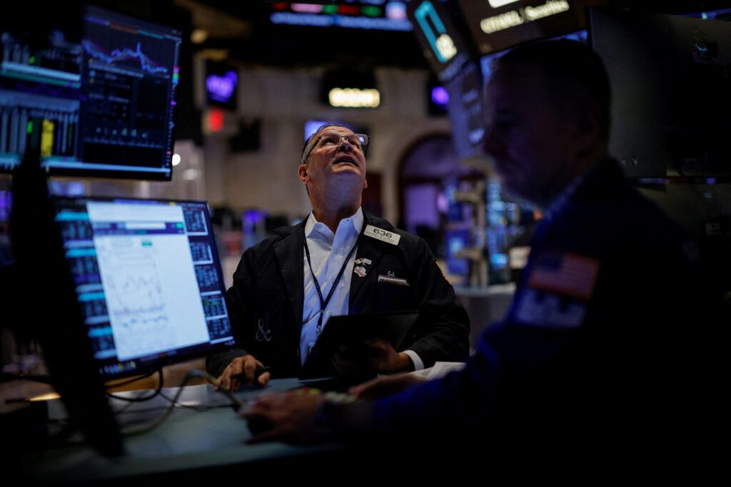 Wall Street Ends Higher As Traders Bet on Bigger Fed Rate Cut