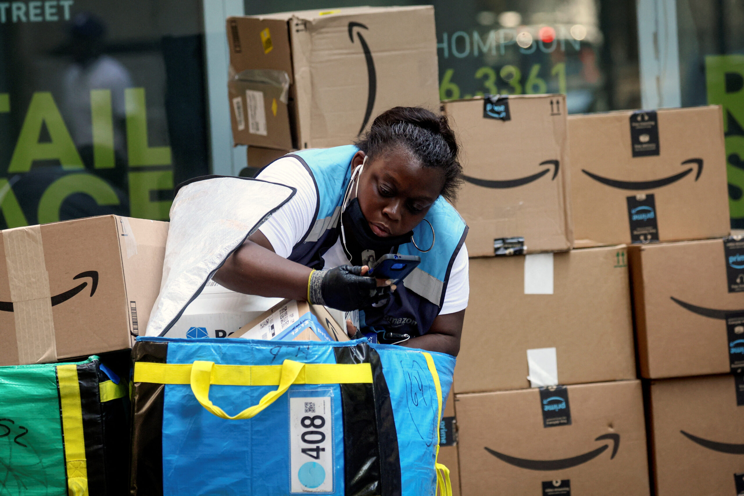 Amazon nasdaq Amzn Targets Faster Deliveries and Buying with New Tech