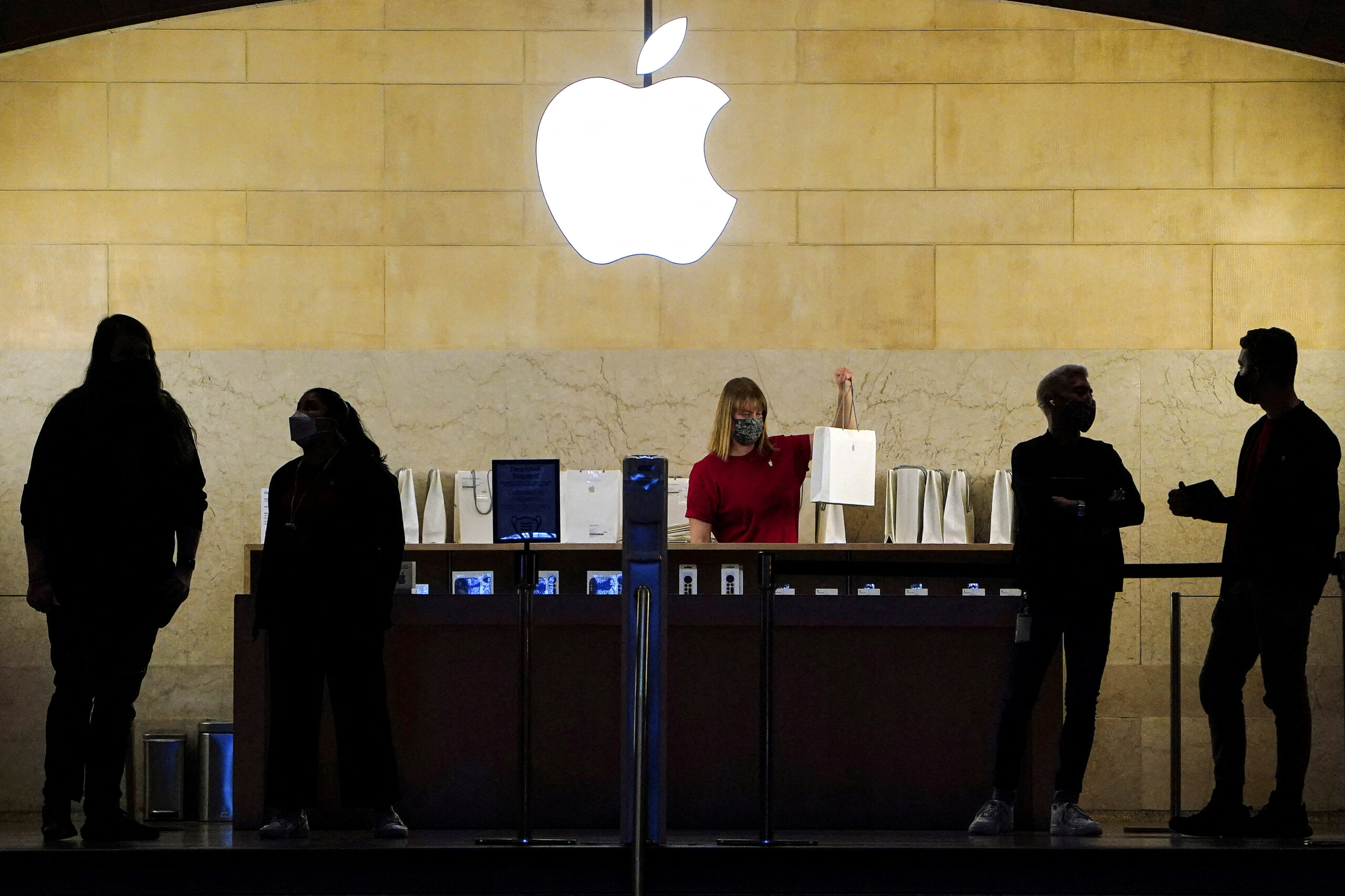 Apple Faces Allegations from Us Labor Board over Unlawful Workplace Rules