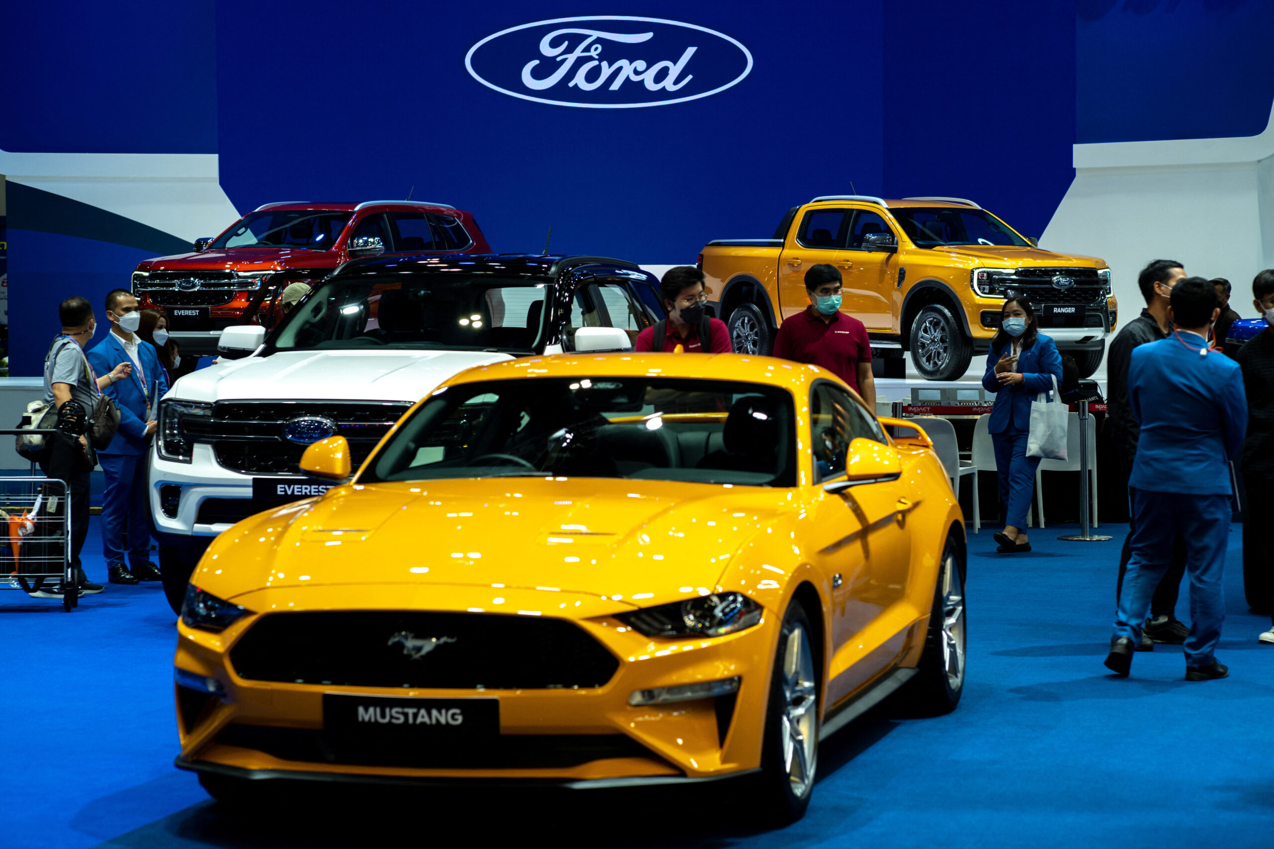 Ford Motor nyse F Stock Plunges After 2024 Profit Warning