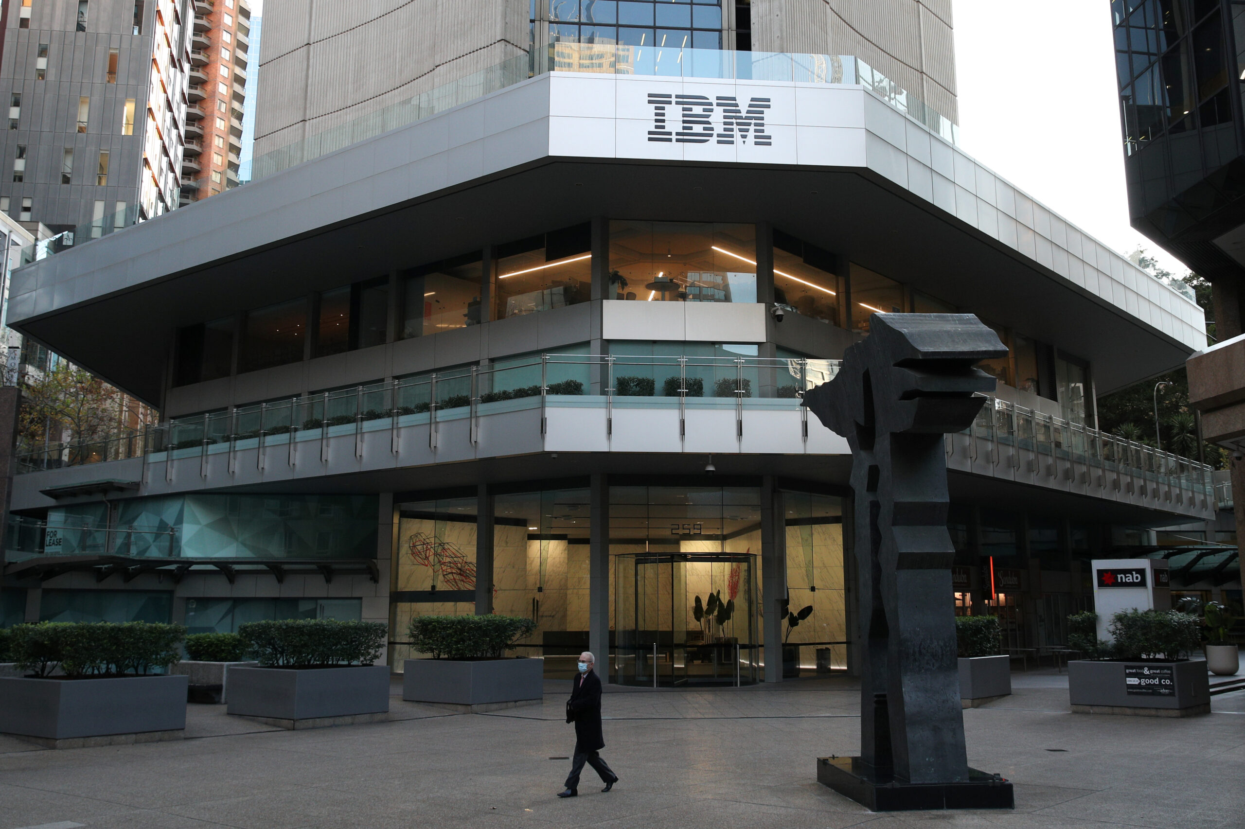 Ibm nyse Ibm Misses Q3 Revenue Estimates As Consulting Drags Stock Falls