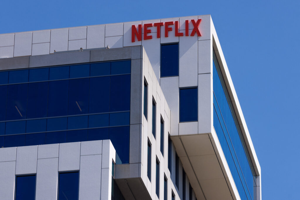 Netflix nasdaq Nflx Stock Hits Record High As Strong Subscriber Additions Ease Growth Worries