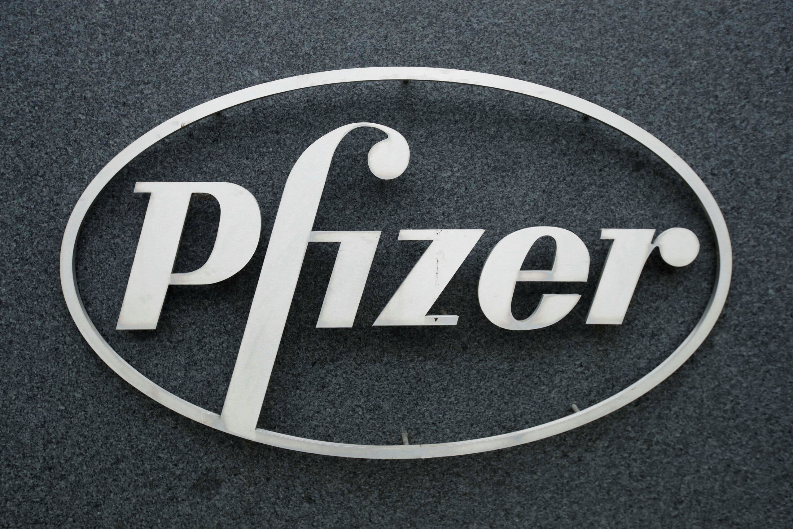 Pfizer and Gsk Rsv Vaccine Sales Fall in Us As Millions Fewer People Line Up