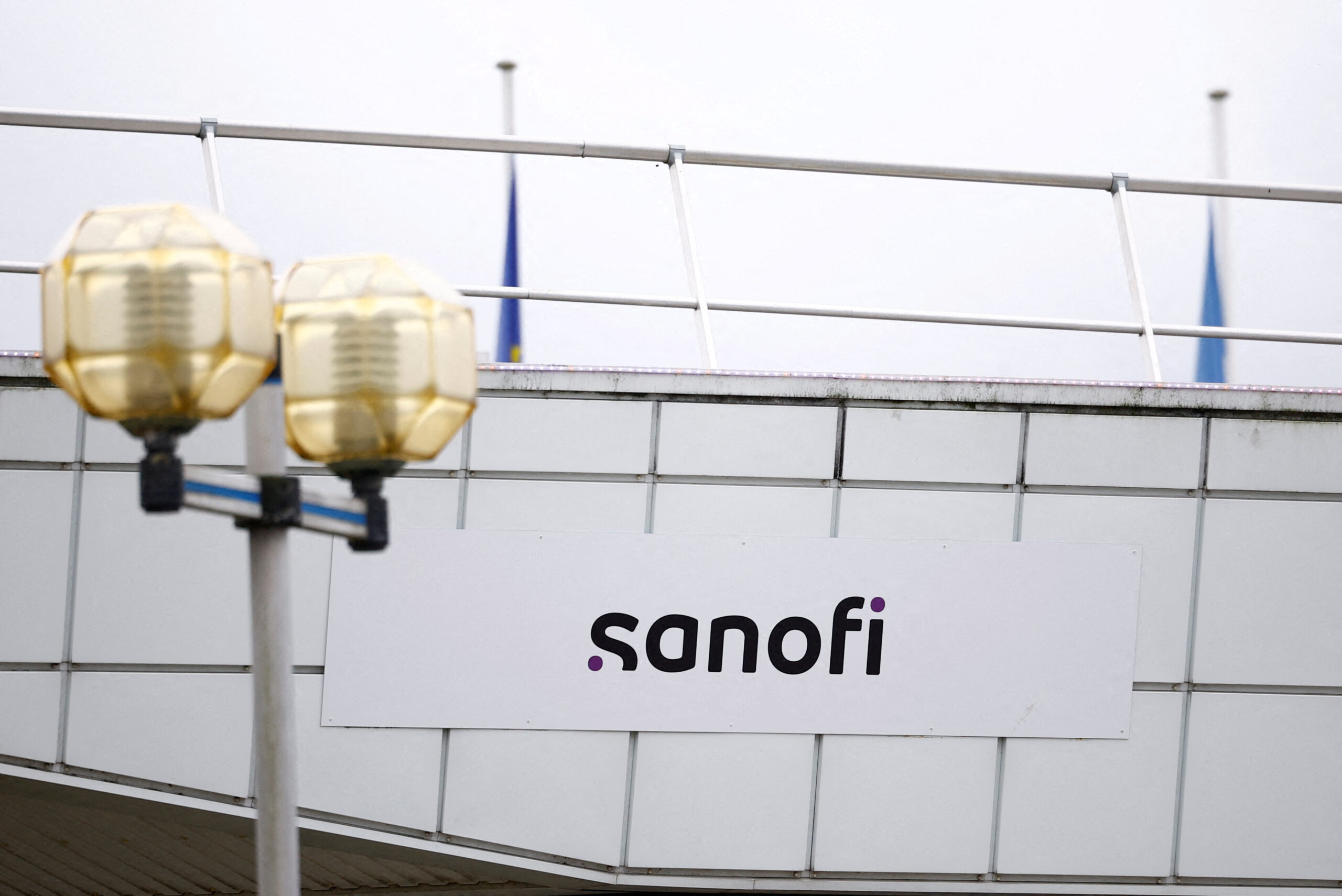 France Seeks Job Guarantees from Sanofi over Doliprane Painkiller Production