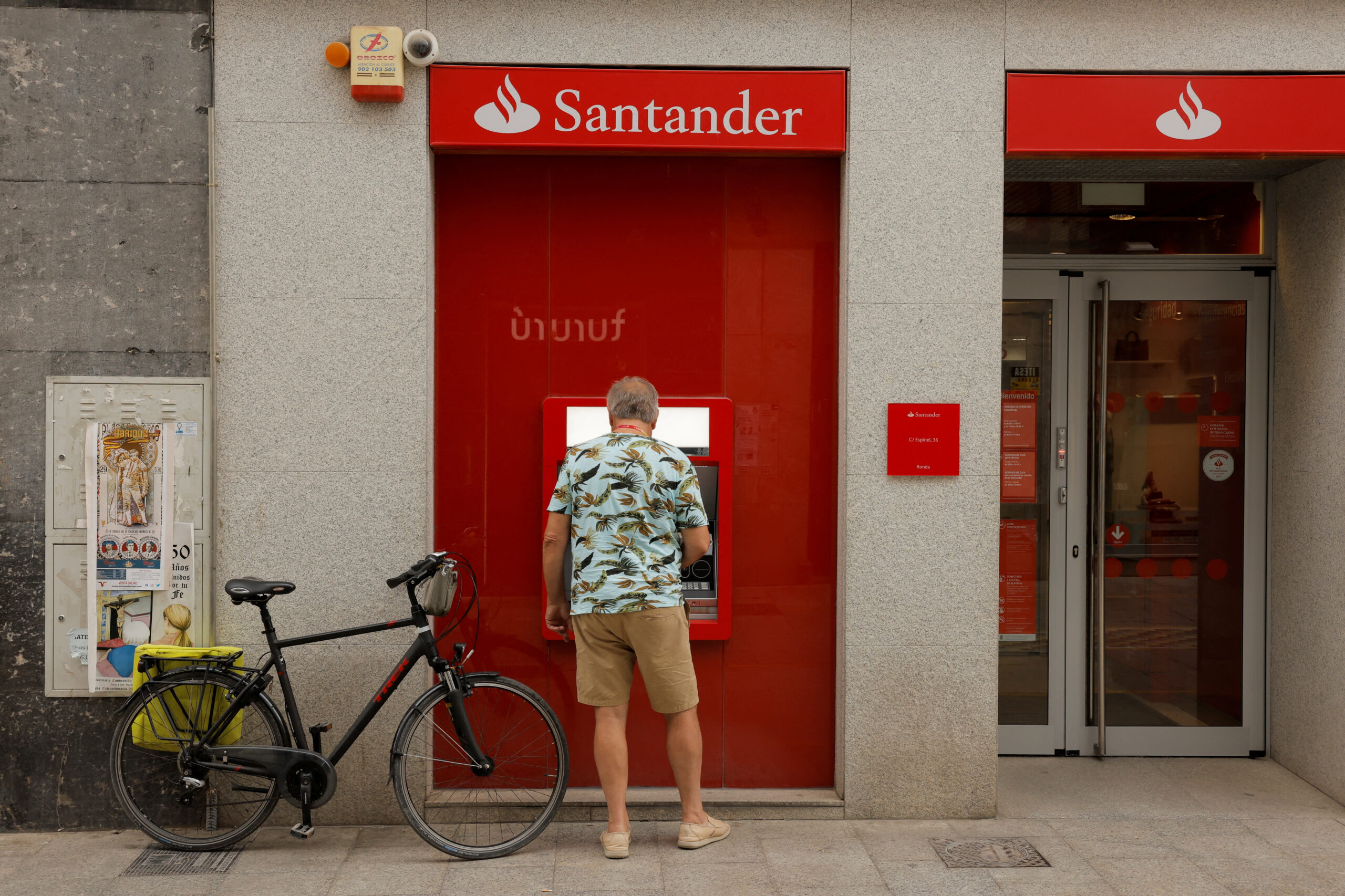 Santander Q3 Lending Income Hit by Lower Rates