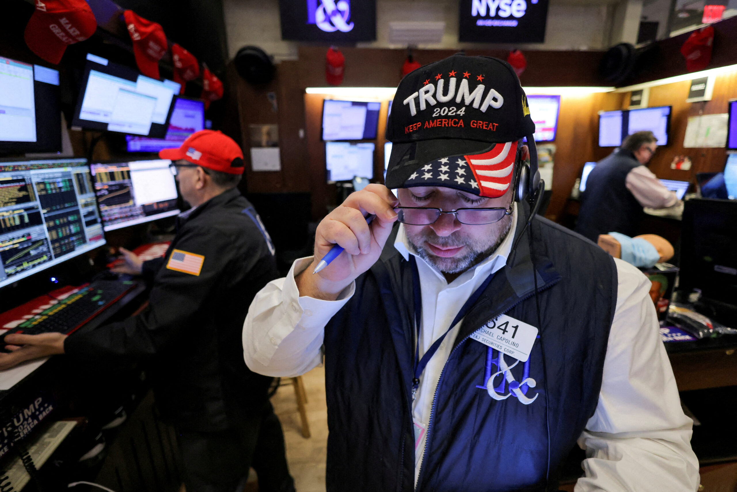 Headwinds Hit Trump fueled Rally in Us Stocks