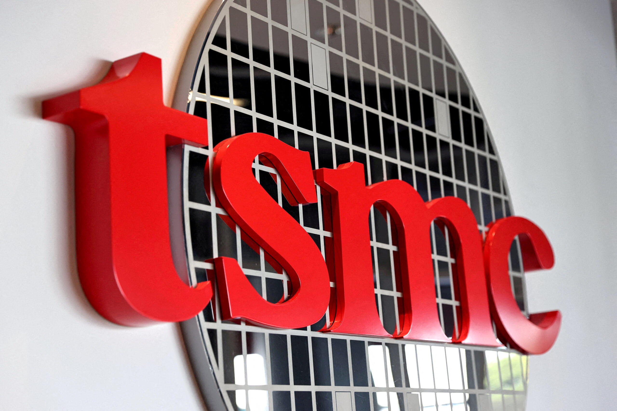 Exclusive Us Orders Tsmc to Halt Shipments of Ai Chips to China Source Says