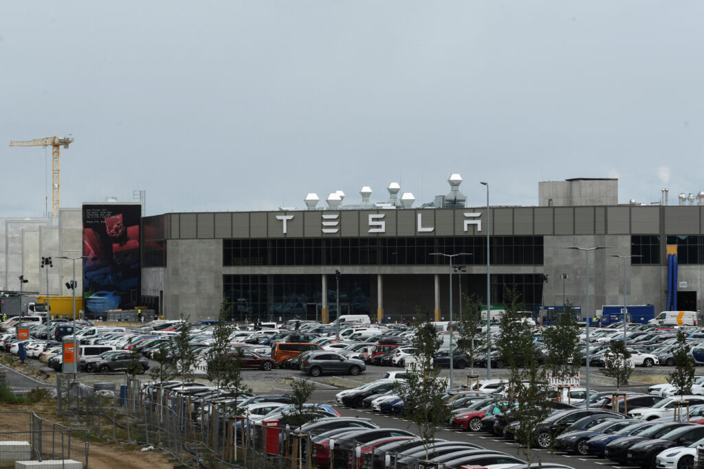 Tesla Boosts Wages for German Gigafactory Workers by 4 Starting November