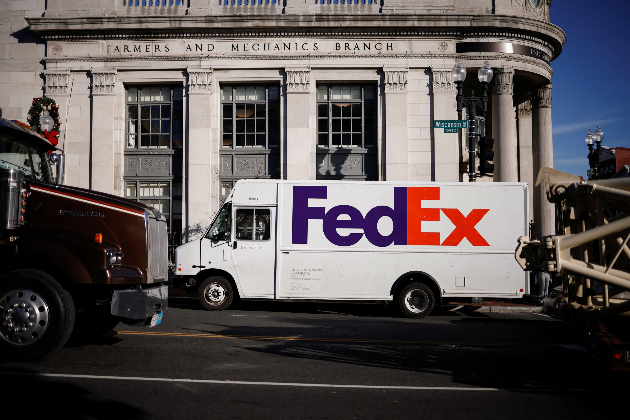 Weather Permitting Ups and Fedex Poised for On time Us Holiday Gift Deliveries