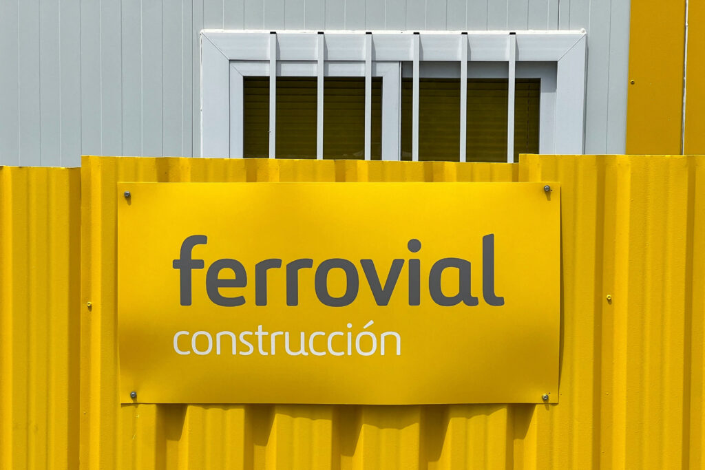 Ferrovial Sells 1975 Stake in Heathrow Airport for 2 Billion Euros