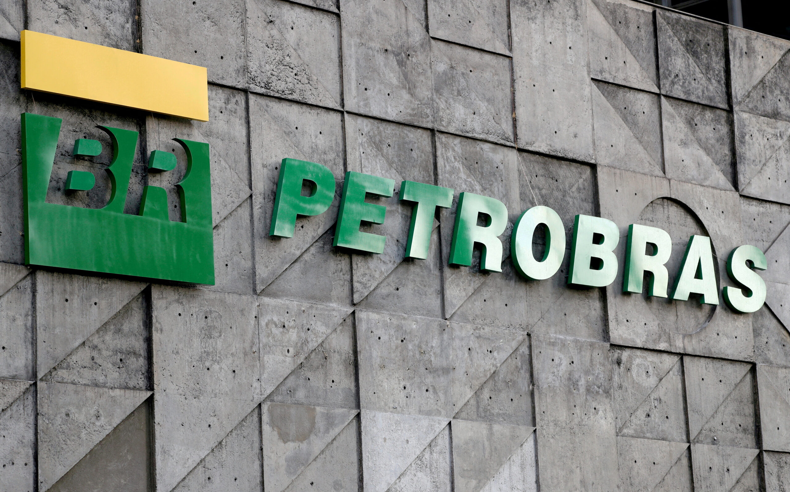 Sbm May Bid in Petrobras Tender Sergipe Project Platforms