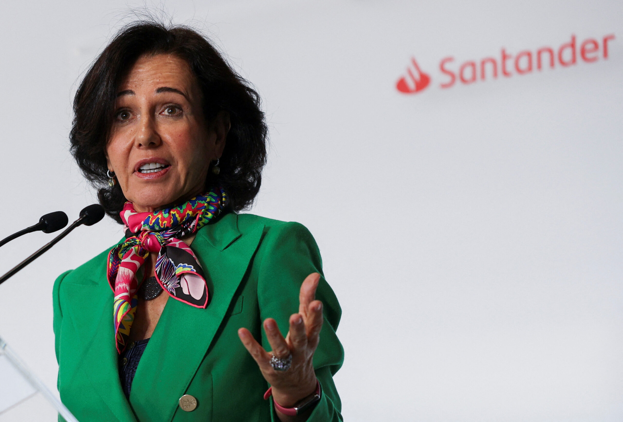 Santander's Botin Says Loves Britain and It Will Remain a Core Market