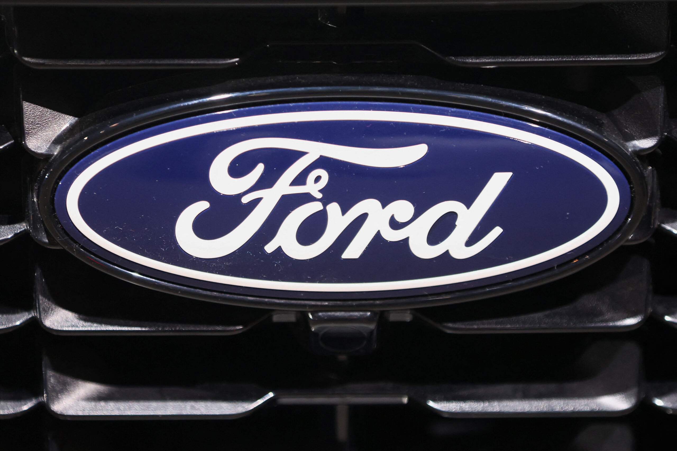 Us Upgrades Probe into 129000 Ford Vehicles over Hands free Tech