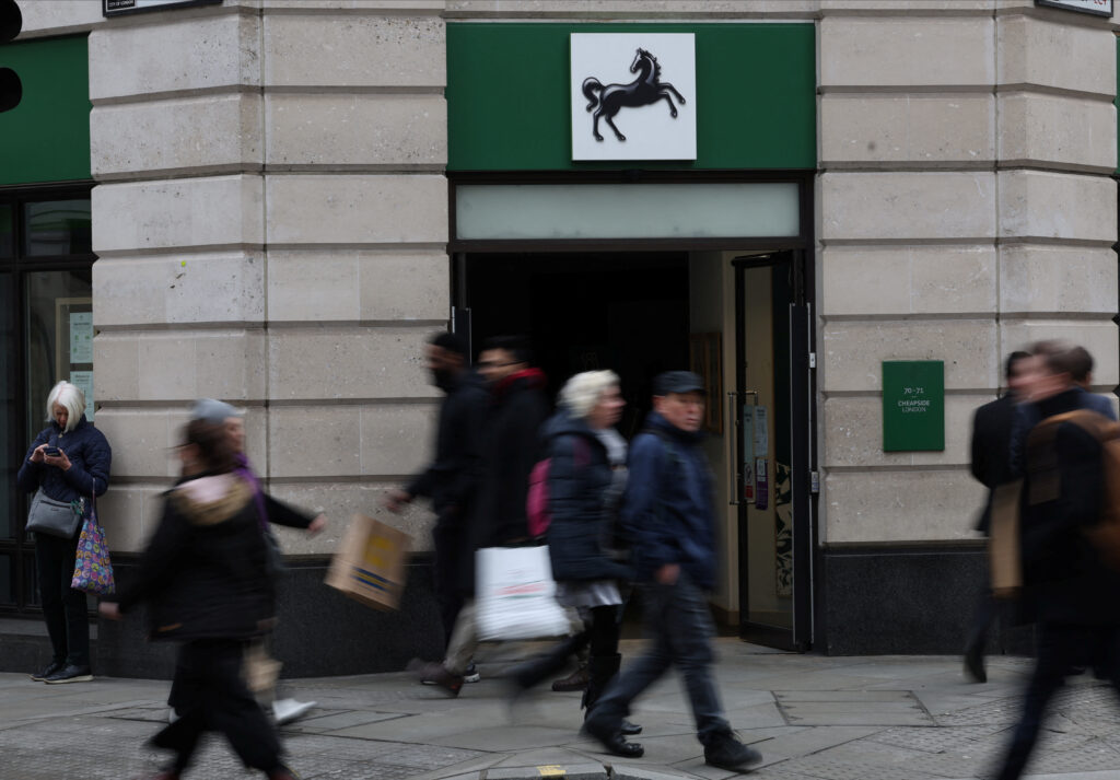 Lloyds Announces Closure of 136 Uk Branches Amid Digital Banking Shift