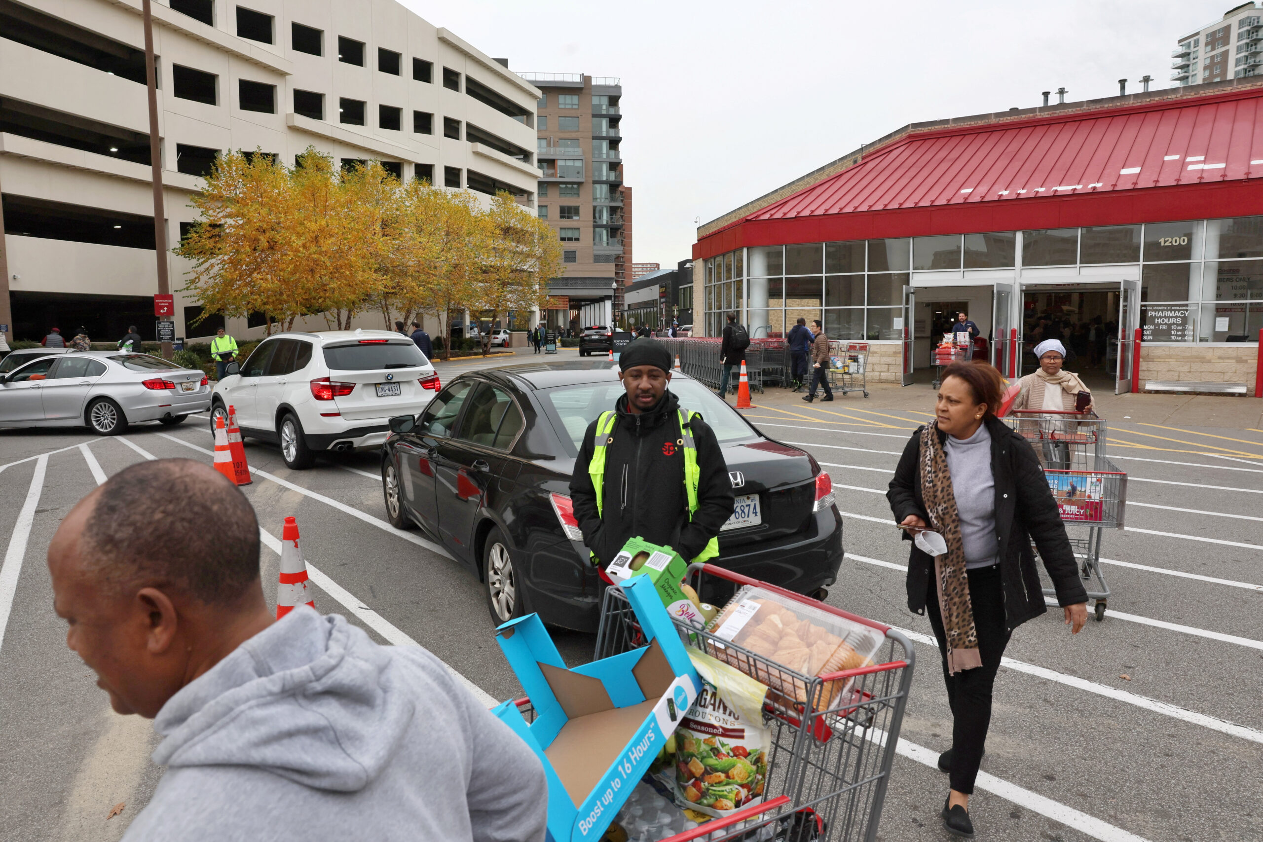 Us Consumer Sentiment Ebbs in January 12 month Inflation Expectations Rise