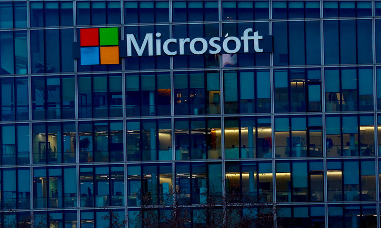 Switzerland Launches Preliminary Probe into Microsoft 365 License Costs Stock Dips